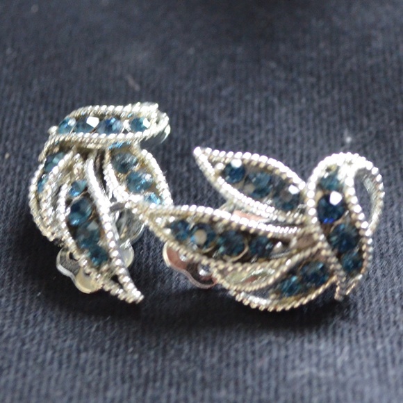 Eisenberg Clip Vintage Earrings - Picture 1 of 6